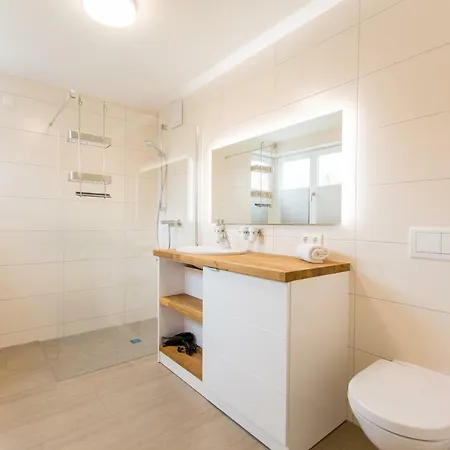 Whg_ _hafenparadies_ P6a7 Optional * 普劳西